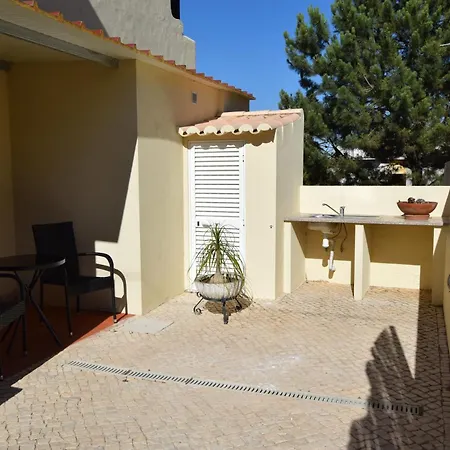 Family House 게스트하우스 3*