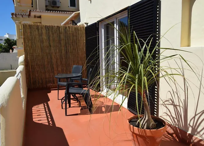 Family House Πανσιόν 3*