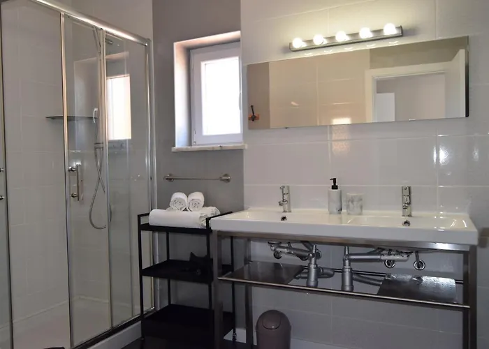 Πανσιόν Family House 3*