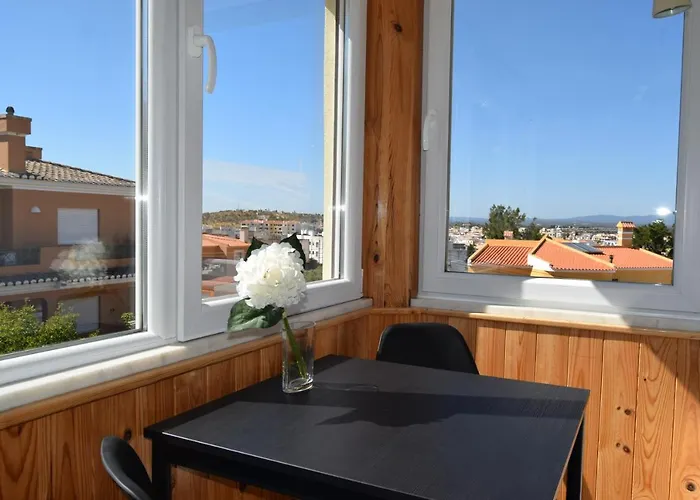 Family House 게스트하우스 라고스