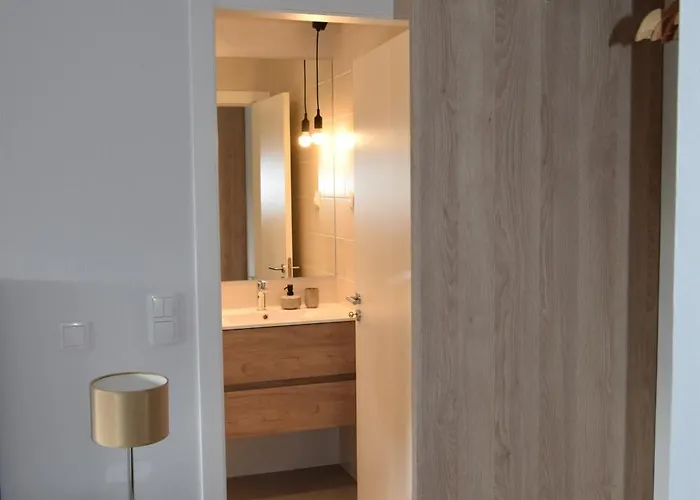 Family House 3* Λάγος