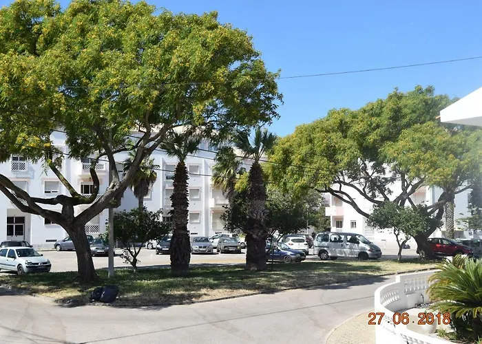 Family House 3* Λάγος