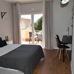 Family House לאגוּ‏ש