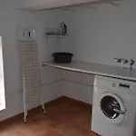 Family House בית הארחה 3*