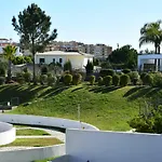 Family House בית הארחה 3*
